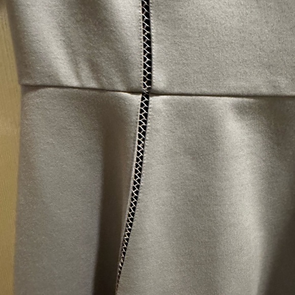 Reiss Tianna Chromatic Dress Short Sleeve Dress with Woven Stitching  Design - Picture 8 of 12